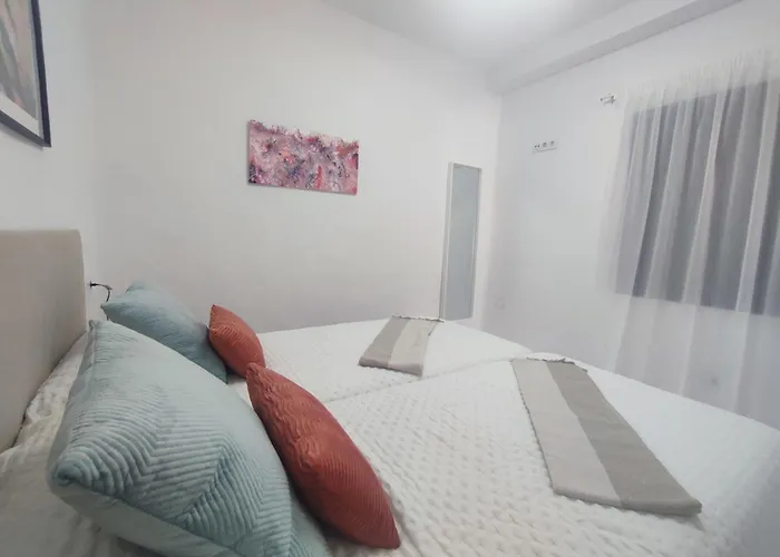 Acera Del Duende-sardina Apartment *